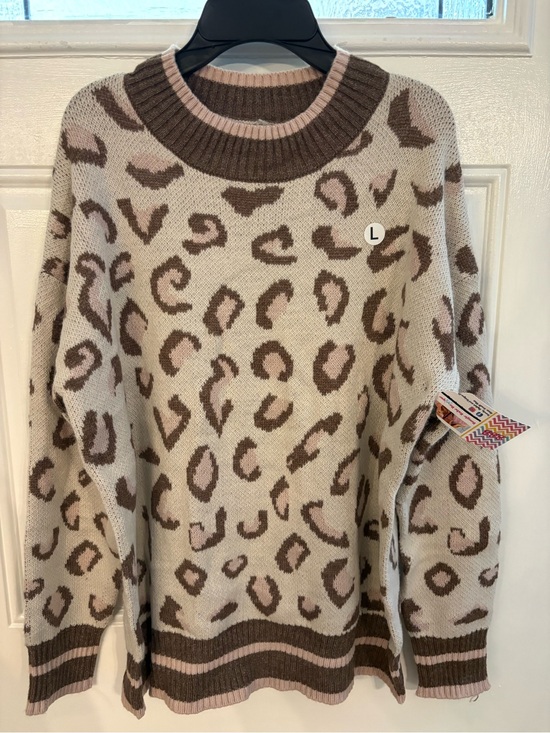 Sweaters - Cozy Leopard Print Crewneck Sweater - Brown & Cream